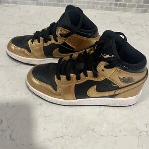 Nike Jordan 1 Mid SE Metallic Gold /Black